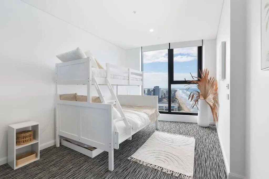Beach Front Sky Home - Floor 35 Gold Coast